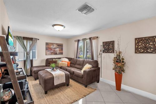 2175 Nw 50th St, Miami, FL, 33142-3761 | Card Image