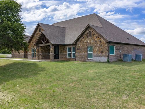 910 County Road 1111, Decatur, TX, 76234-5716 | Card Image