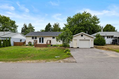 60 Hemlock St, Haliburton, ON, K0L1S0 | Card Image