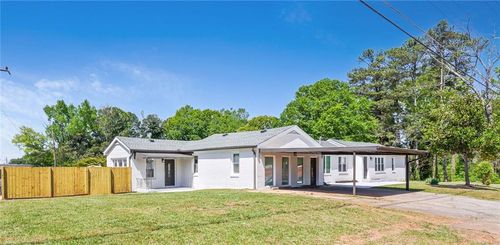 5586 Glore Dr Sw, Mableton, GA, 30126-2468 | Card Image