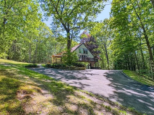 70 Lovers Ln, Greenfield, MA, 01301-1033 | Card Image
