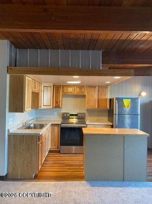 2-808 W 29th Pl, Anchorage, AK, 99503-3755 | Card Image