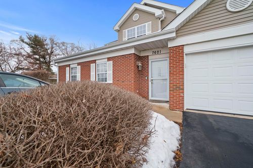 7621 Magnolia Trl, Cherry Valley, IL, 61016-9412 | Card Image