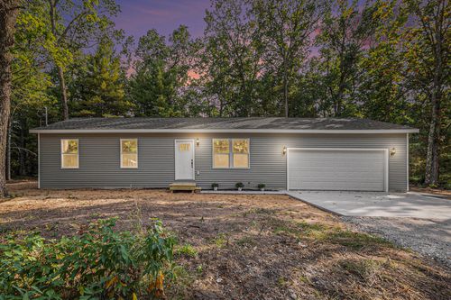 651 Hawthorne Rd, Twin Lake, MI, 49457-9571 | Card Image