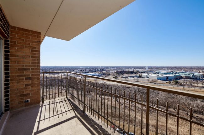 APT-1704 - 7033 N Kedzie Ave, Condo with 2 bedrooms, 2 bathrooms and 2 parking in Chicago IL | Image 25