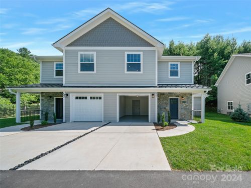 unit-201-200 Red Twig Ln, Burnsville, NC, 28714-2127 | Card Image