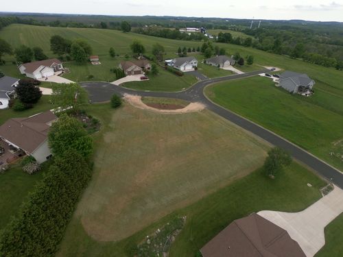 9 Bobolink Ln, Cascade, WI, 53011 | Card Image