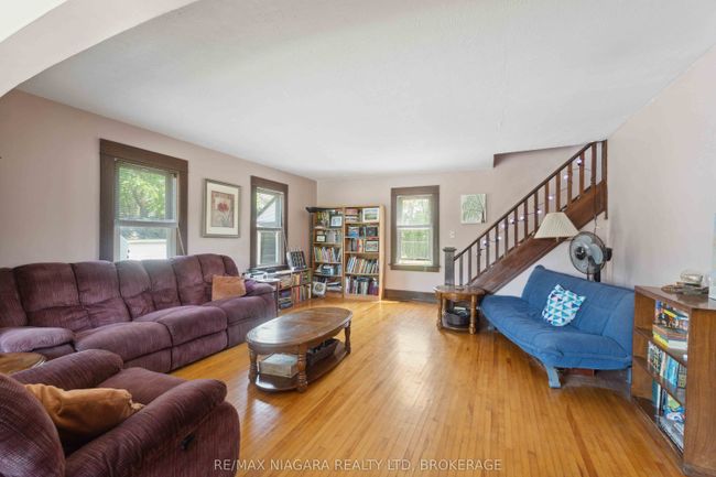 305 Emerick Ave, House other with 3 bedrooms, 1 bathrooms and 2 parking in Fort Erie ON | Image 5