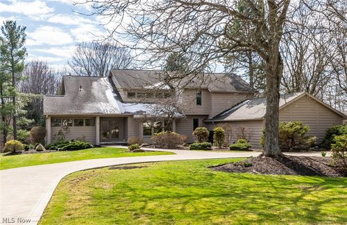 2505 Cedarwood Rd, Pepper Pike, OH, 44124-4246 | Card Image