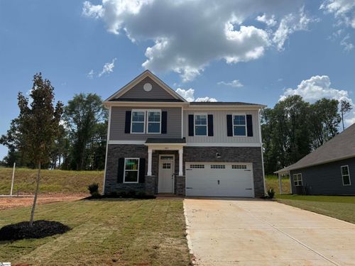 140 Hunter Ridge Dr, Boiling Springs, SC, 29316-9139 | Card Image