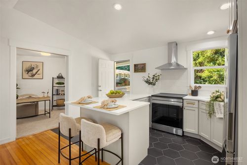 apt-1-1574 Ne Park View Dr, Bainbridge Island, WA, 98110-2374 | Card Image