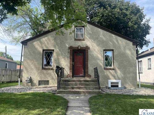 116 Remmele St Se, Sleepy Eye, MN, 56085-1824 | Card Image