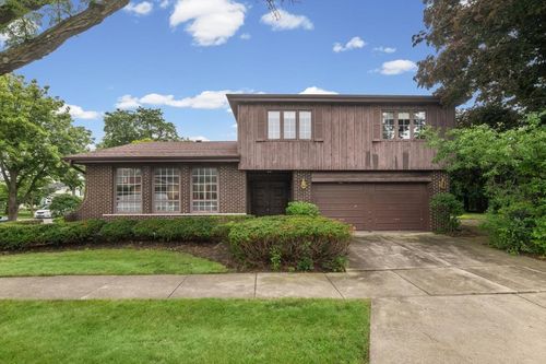 7927 Wilson Ter, Morton Grove, IL, 60053-1079 | Card Image