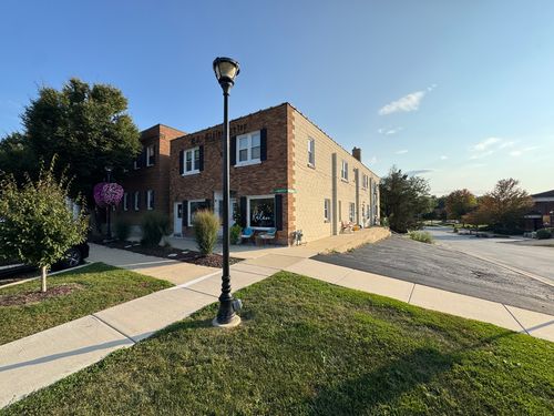 unit-4-3S230 Warren Ave, Warrenville, IL, 60555-2928 | Card Image