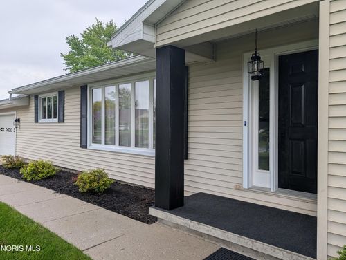 221 Duck Pond Rd, Upper Sandusky, OH, 43351-9613 | Card Image
