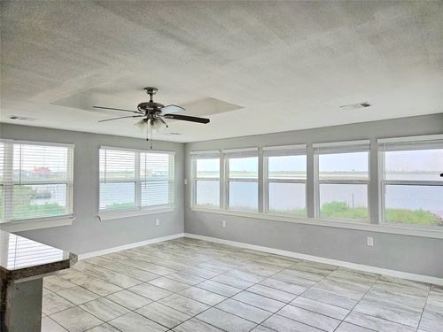 4606 Warren Way, Hitchcock, TX, 77563-2528 | Card Image