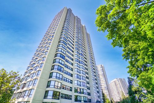 307-8 Lisa St, Brampton, ON, L6T4S6 | Card Image