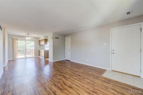 i-2200 Willott Road, St Peters, MO, 63376 | Card Image