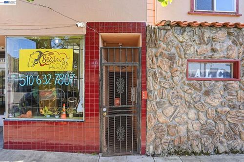 2740 73rd Ave, Oakland, CA, 94605-2843 | Card Image