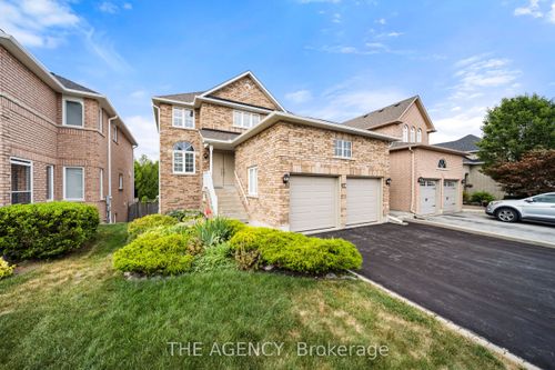 18 Wildflower Dr, Richmond Hill, ON, L4E3Y5 | Card Image