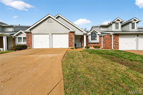 13305 Woodlake Village Court, Chesterfield, MO, 63141 | Card Image