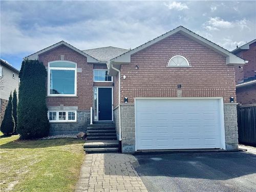 19 Leslie Ave, Barrie, ON, L4N9N9 | Card Image