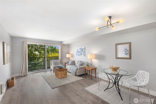 2-3022 Sw Bradford St, Seattle, WA, 98126 | Card Image