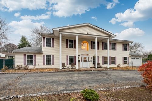 255 Knoll Rd, Lake Hiawatha, NJ, 07034-2031 | Card Image