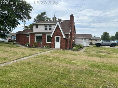 45824 Jefferson Ave, Chesterfield, MI, 48047-5353 | Card Image