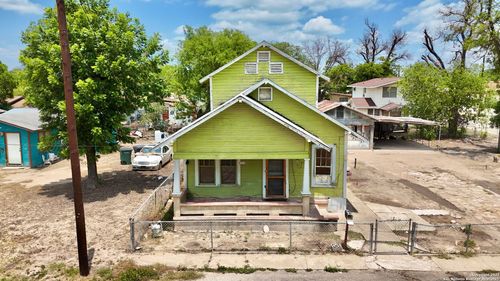 205 W Rodriguez St, Del Rio, TX, 78840-6425 | Card Image