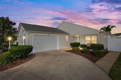 2484 Yalaha Avenue, House other with 3 bedrooms, 2 bathrooms and null parking in The Villages FL | Image 1