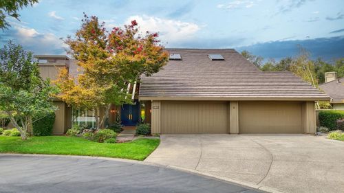 11457 Huntington Village Ln, Gold River, CA, 95670-7542 | Card Image