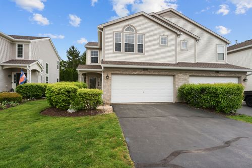 3270 Ronan Dr, Lake In The Hills, IL, 60156-6751 | Card Image