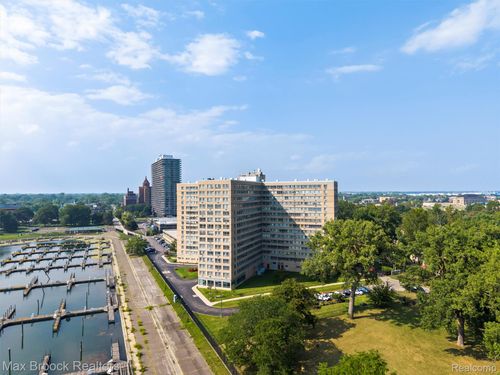 620-8900 E Jefferson Avenue Avenue, Detroit, MI, 48214 | Card Image