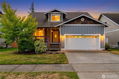 1068 Homestead Dr, Burlington, WA, 98233-3049 | Card Image