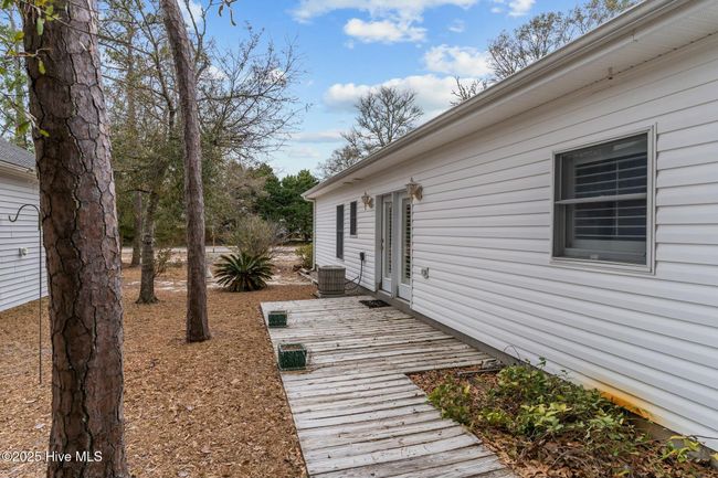 1508 W Oak Island Dr, House other with 3 bedrooms, 2 bathrooms and 2 parking in Oak Island NC | Image 32
