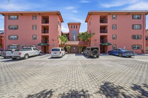 303-670 Tennis Club Dr, Fort Lauderdale, FL, 33311-4047 | Card Image