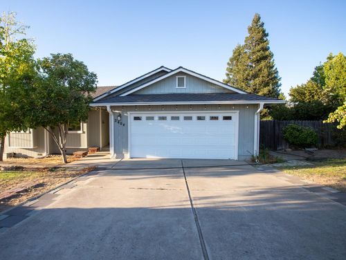 2404 Quiver Dr, Ione, CA, 95640-9611 | Card Image