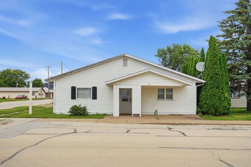 305 N 1st St, Alpha, IL, 61413-9799 | Card Image