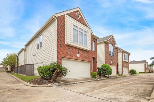 1727 Aden Dr, Houston, TX, 77003-5309 | Card Image