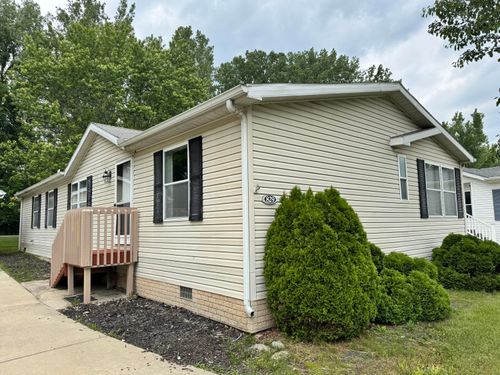 829 Savannah River Dr, Adrian, MI, 49221-3701 | Card Image