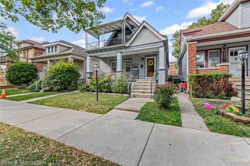 1011 Wayburn St, Grosse Pointe Park, MI, 48230-1499 | Card Image