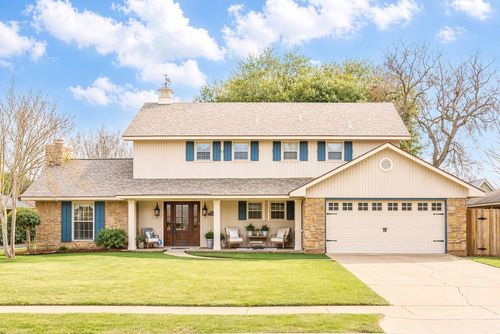 520 Northpark Dr, Bossier City, LA, 71111-2210 | Card Image