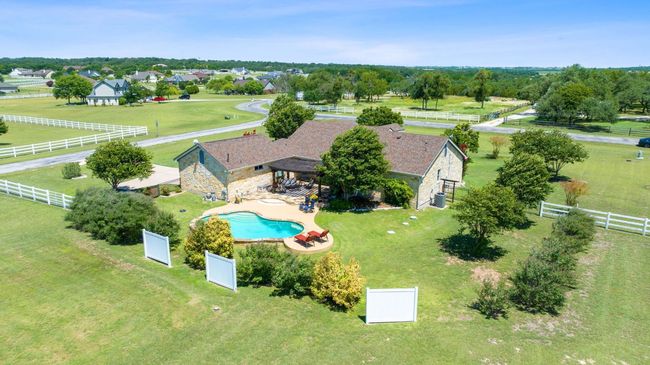 30112 Twin Creek Dr, House other with 3 bedrooms, 2 bathrooms and 6 parking in Georgetown TX | Image 31