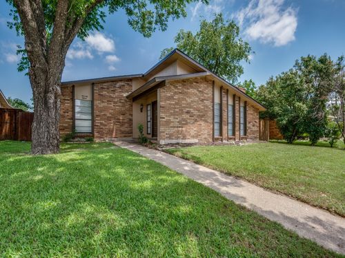 7015 Cloverglen Dr, Dallas, TX, 75249-1401 | Card Image