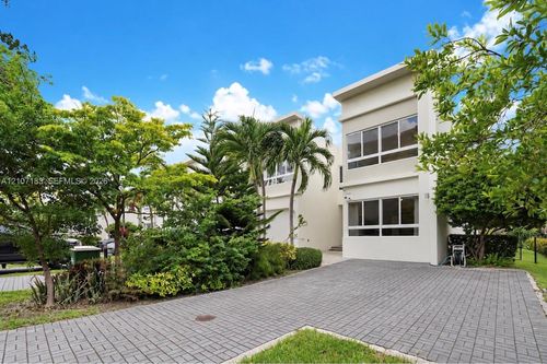 2485 Ne 135th St, North Miami, FL, 33181-3515 | Card Image