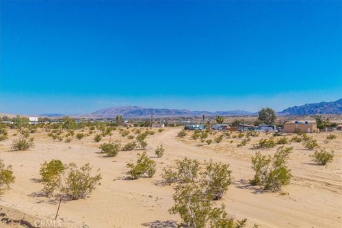 73300 Raymond Way, 29 Palms, CA, 92277-1653 | Card Image