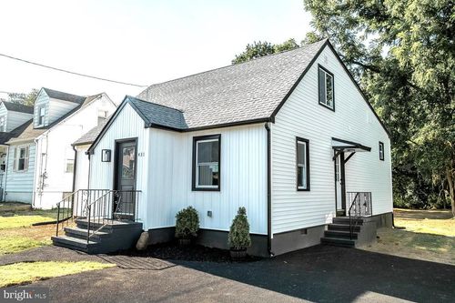 431 E Park Ave, MAPLE SHADE, NJ, 08052-1203 | Card Image