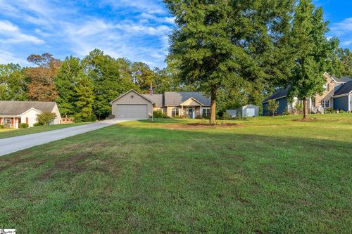 228 Bay Ridge Dr, Townville, SC, 29689-2743 | Card Image