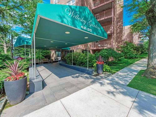 apt-3l-42 Douglaston Pkwy, Little Neck, NY, 11363-1511 | Card Image